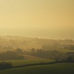 découvrez comment la canicule affecte la qualité de l'air dans la manche et les mesures à prendre pour protéger votre santé durant cette période de pollution accrue.